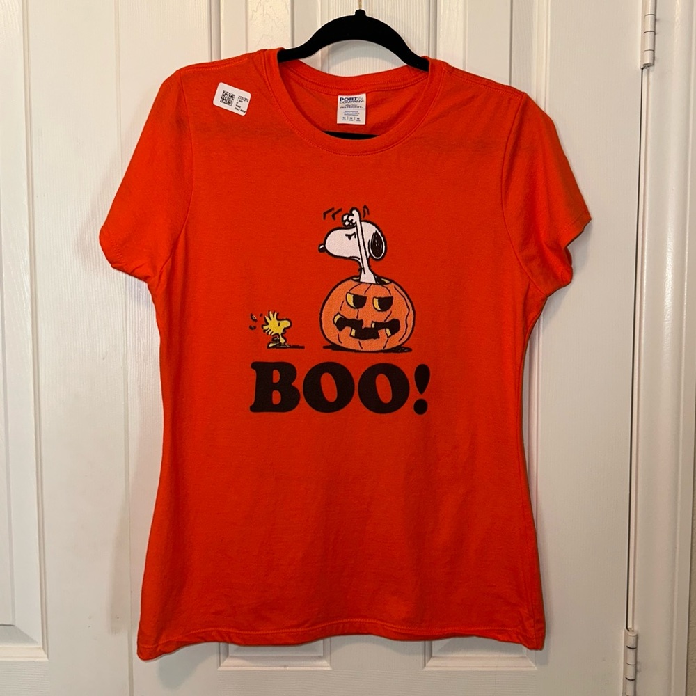New! Women’s snoopy Halloween tshirt